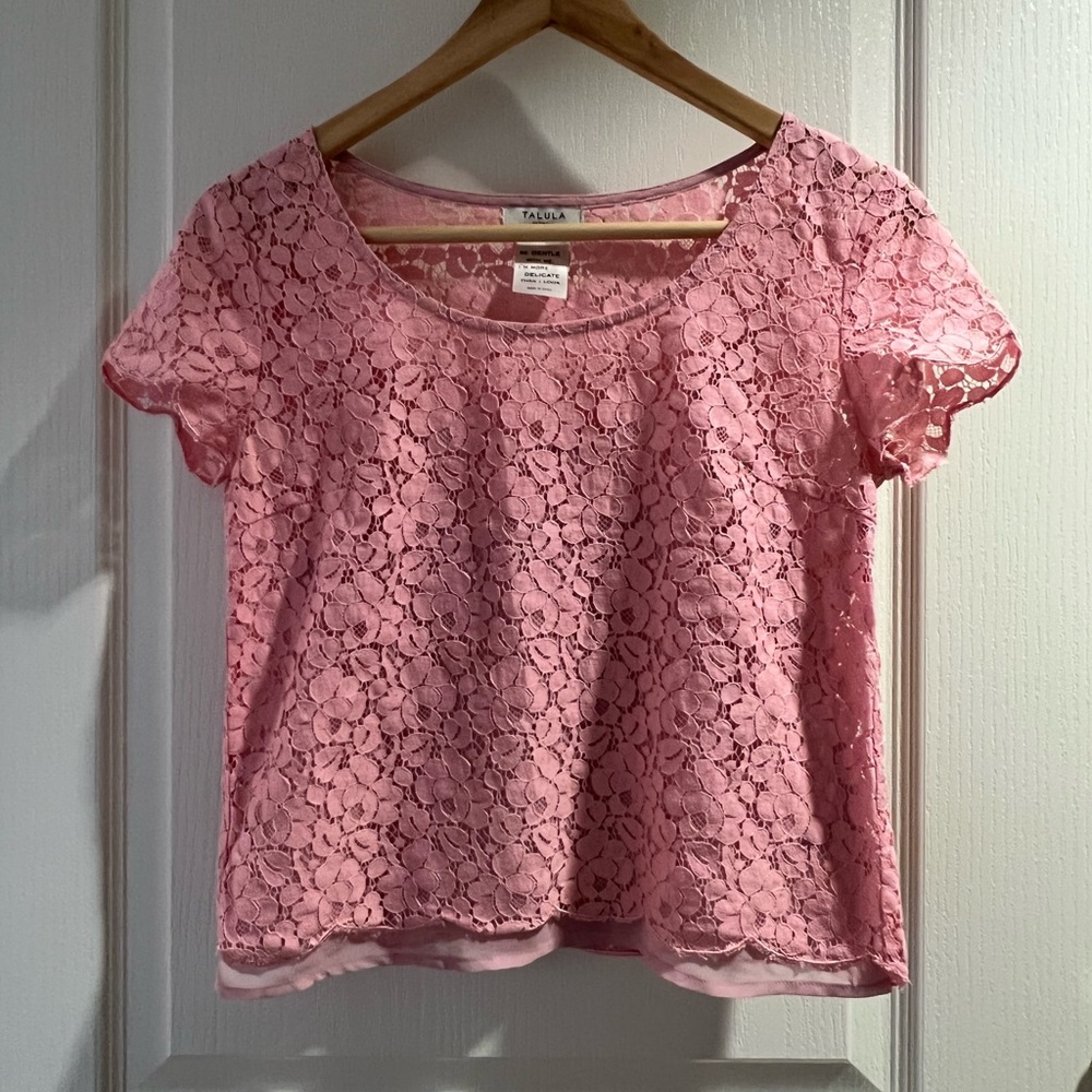 Aritzia Talula Pink Lace Top (Size XXS)